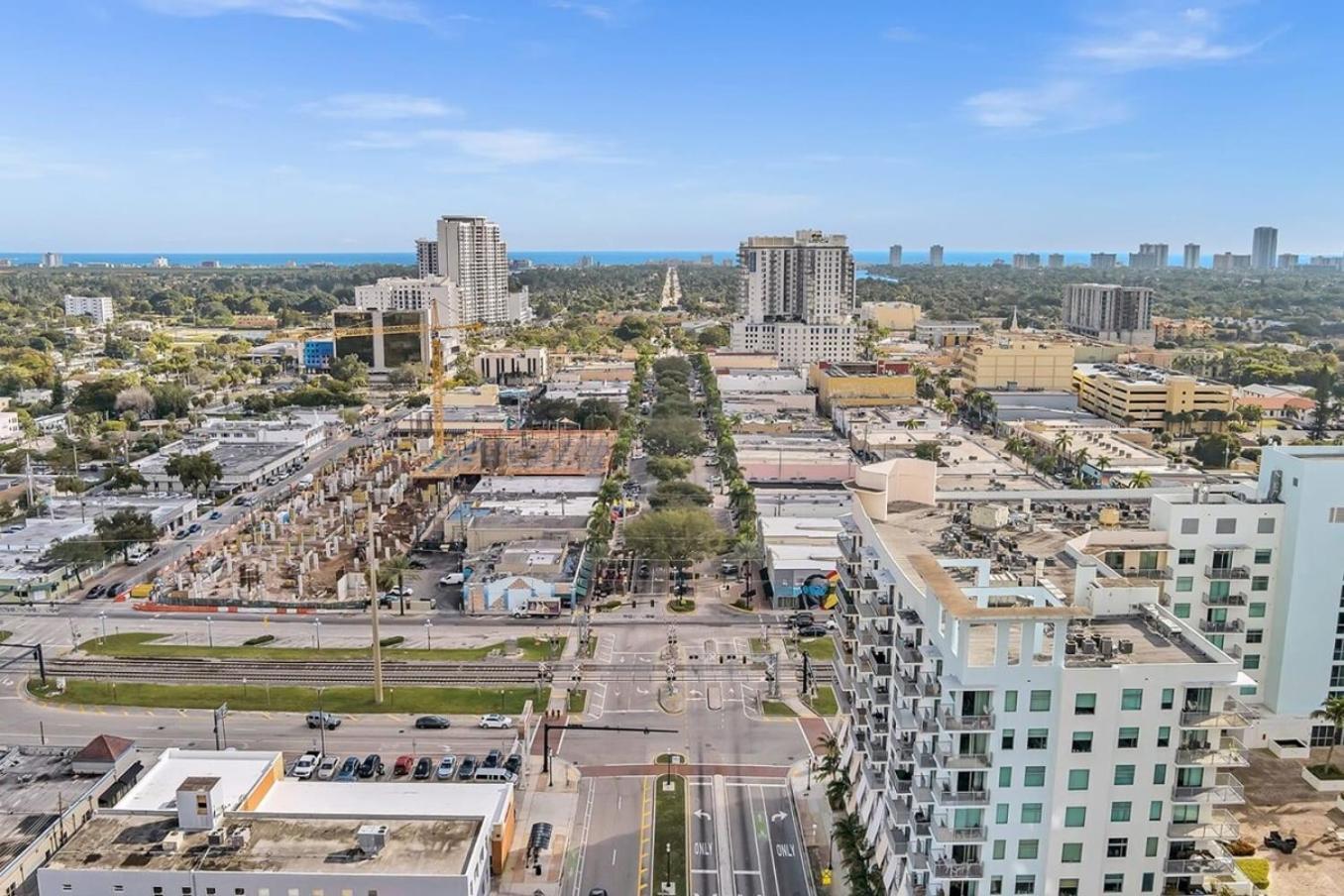 Modern 2Br Oasis Mins To Beach & Casino Db2 Dania Beach Exterior photo