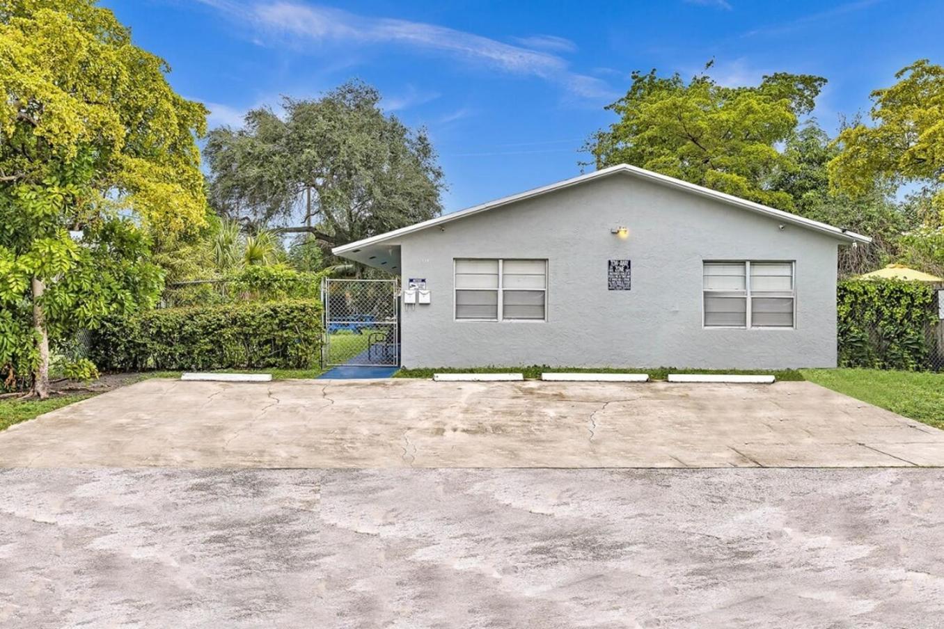 Modern 2Br Oasis Mins To Beach & Casino Db2 Dania Beach Exterior photo