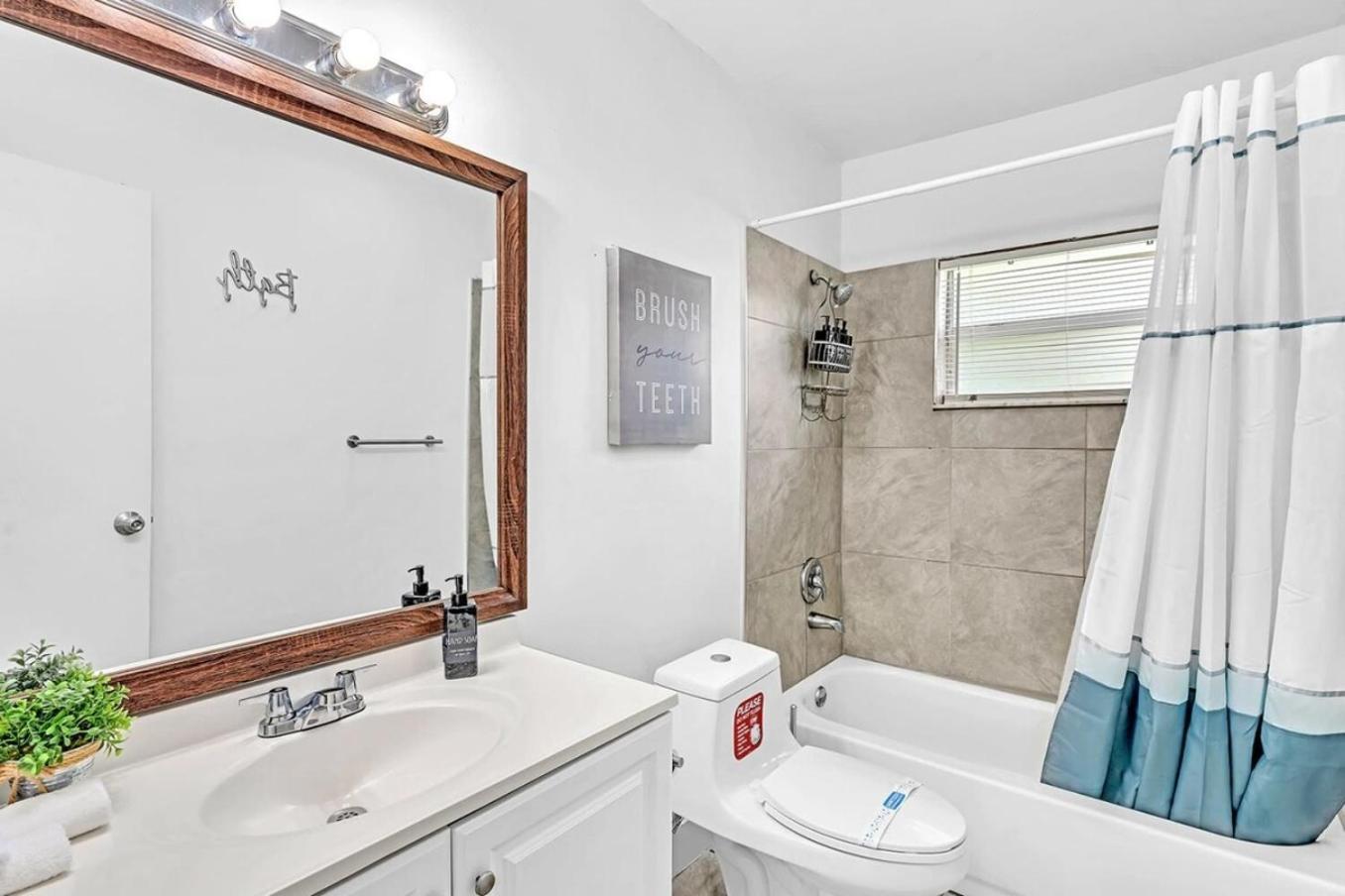 Modern 2Br Oasis Mins To Beach & Casino Db2 Dania Beach Exterior photo
