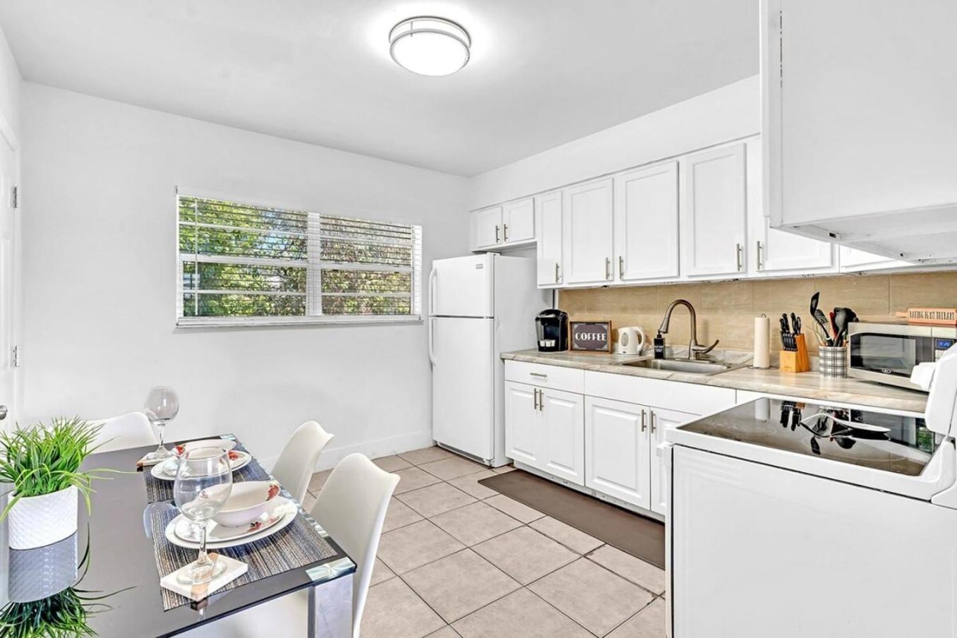 Modern 2Br Oasis Mins To Beach & Casino Db2 Dania Beach Exterior photo